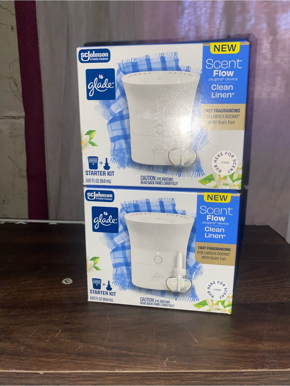 Glade Scent Flow Clean Linen Plug-In Starter Kit - White and Blue